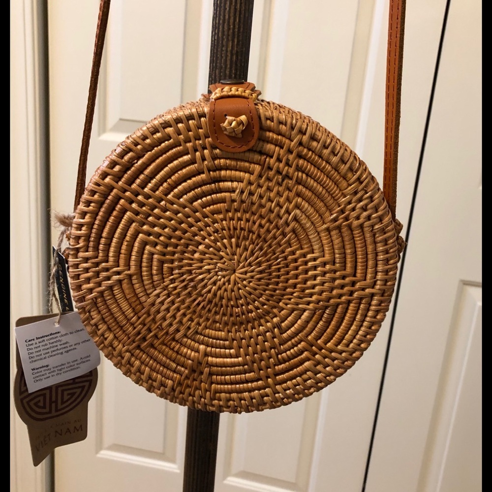 Round Woven Bag NWT GREAT SALE!!!